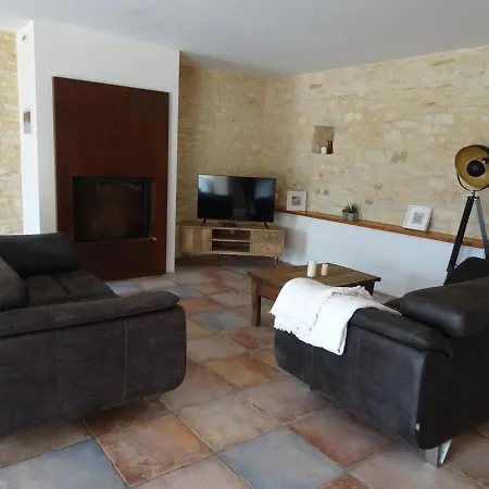 Bienvenue A La Grange Du Vignal Dans Le Lot Gourdon-en-quercy